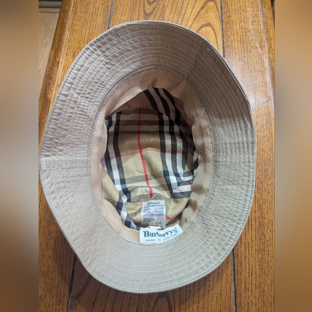 Burberry bucket hat
